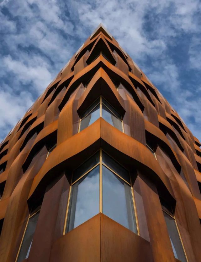 建筑项目|用锈蚀钢板"编织"立面,"绣"出艺术感,ferrum 1商务中心