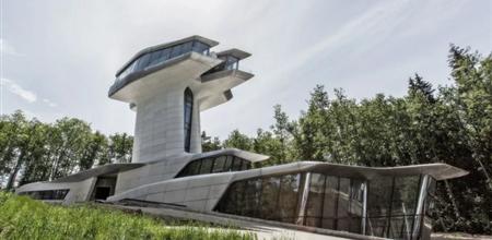 【门窗展】扎哈的唯一私人住宅项目终于完工，造价8亿，犹如外星飞船