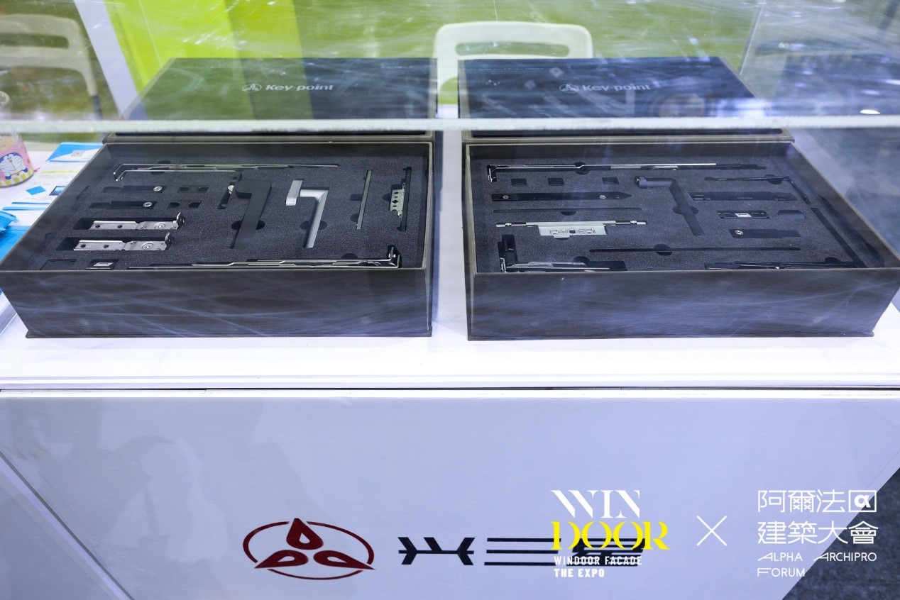 WINDOOR门窗幕墙展门窗五金配件展品