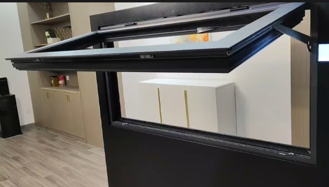 WINDOOR门窗展会北极星奖获奖产品智能门窗五金配件上悬开窗系统