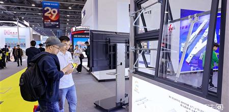 链条开窗器亮相 WINDOOR 门窗展会，多种窗型应用全覆盖