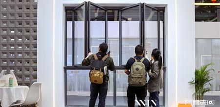 断桥铝门窗品牌怎么选？WINDOOR门窗展会实测：从型材到密封，这5点是关键