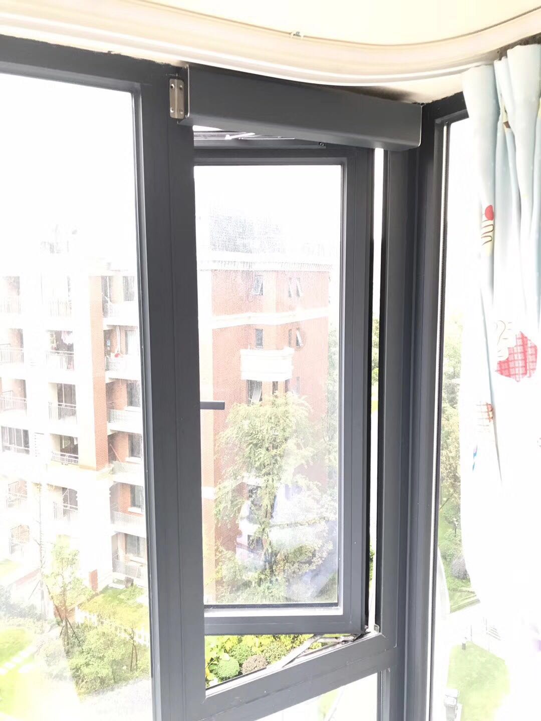 电动滑臂开窗器