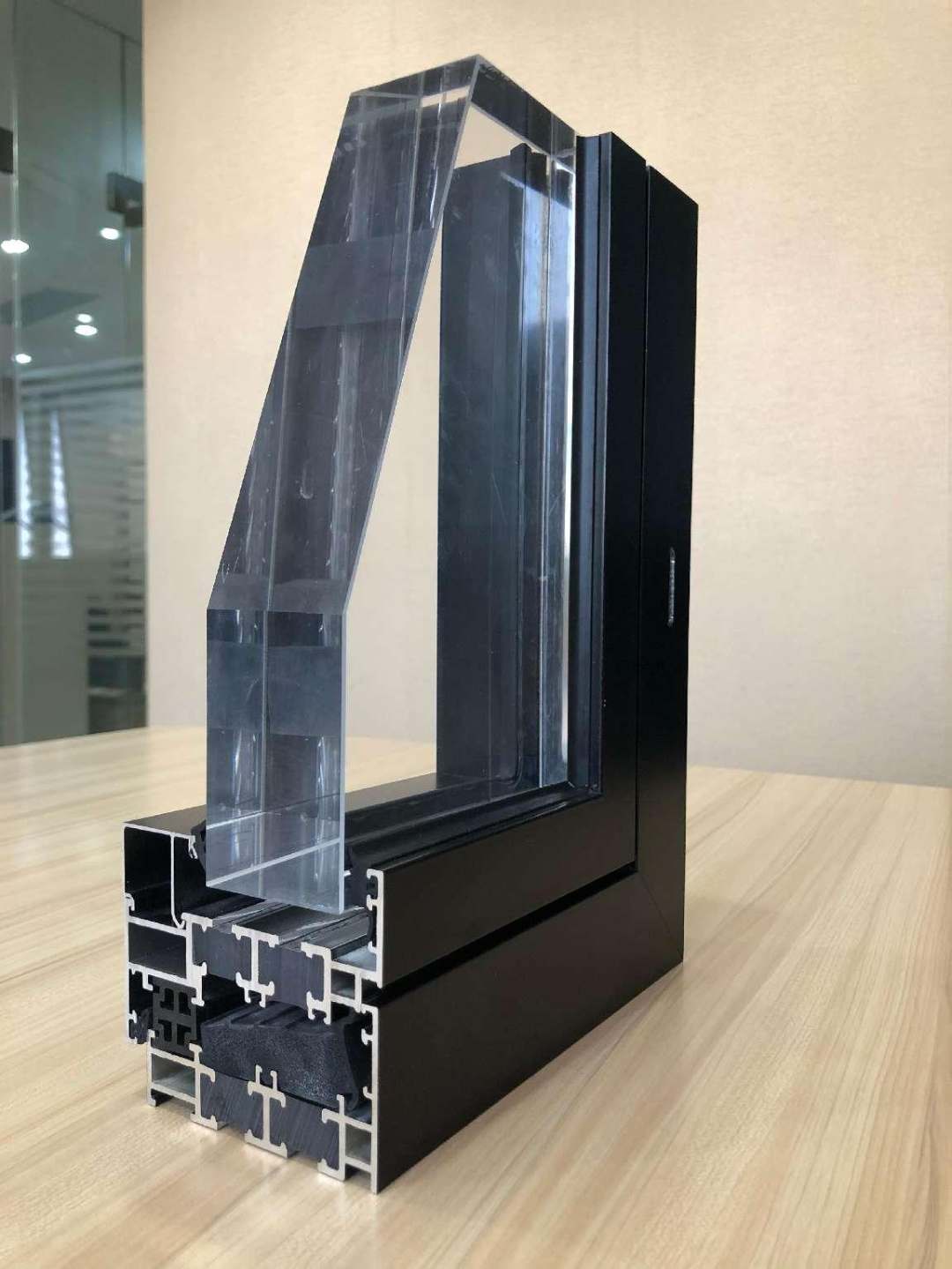 S85N 内开内倒断桥隔热铝合金窗